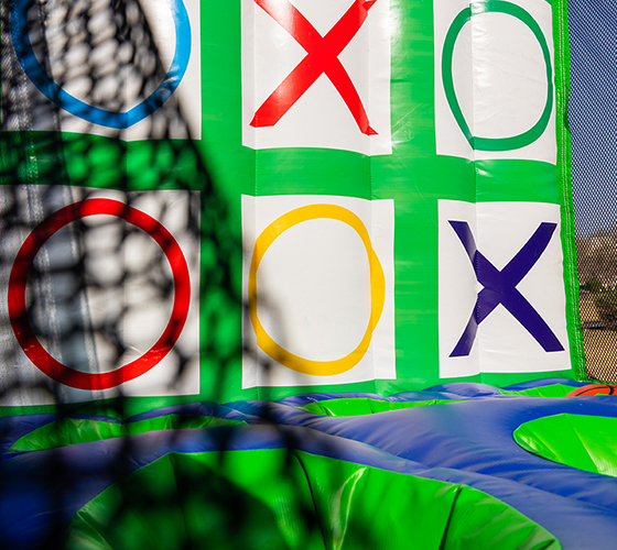 X O